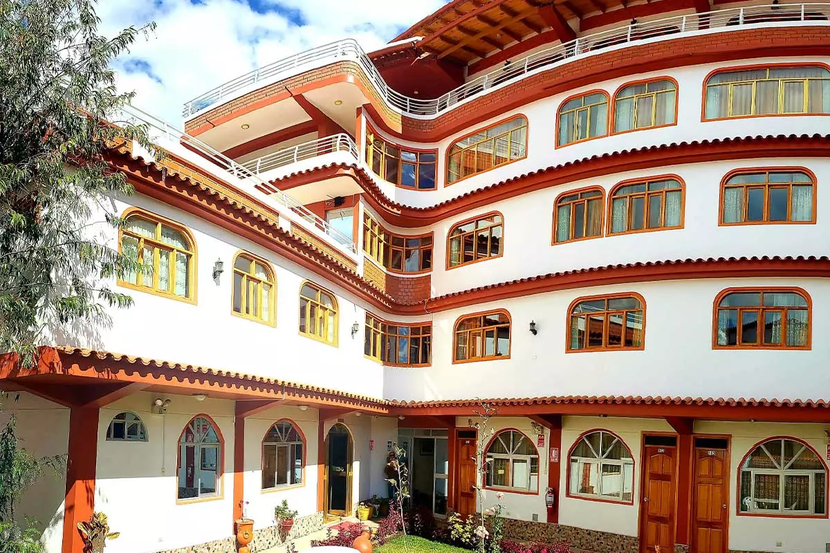 Fachada del Hotel Morales, barrio José Olaya, Huaraz